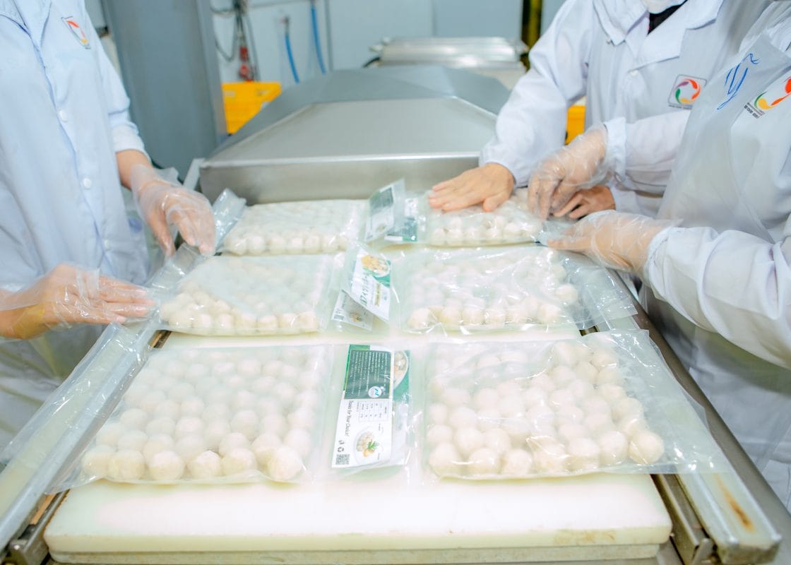 Nhat Tam Basa Fish Balls – Real Fish, Real Flavor 3 Hygienic, closed-loop preparation with food safety at the core.